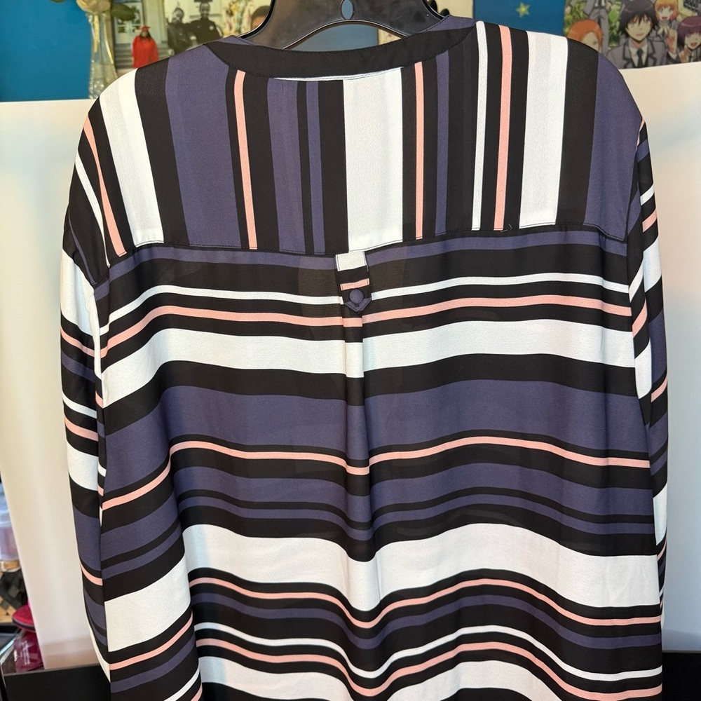 Torrid Size: 4 Harper Georgette 3/4 Sleeves Blouse grey/pink/black - Picture 9 of 11